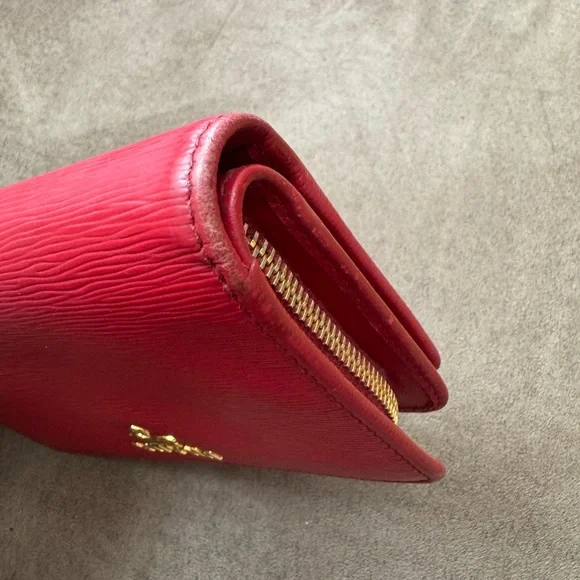 Prada Wallet - Picture 3 of 12